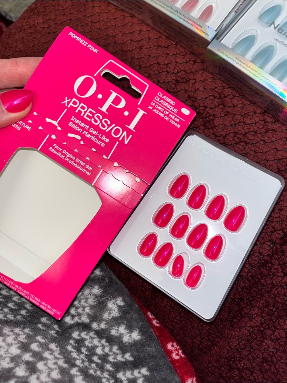 9 press on nails sets + tower 28 spray - Picture 8 of 11